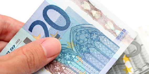 Hacienda planea medidas para controlar el IVA y reducir los pagos en efectivo