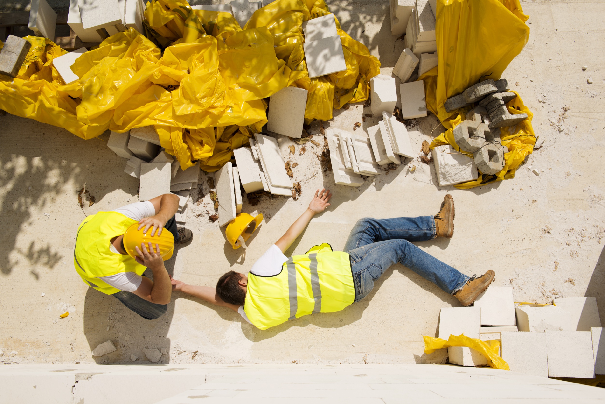 Accidentes laborales a pleno sol: las obligaciones de las empresas sobre prevención de riesgos