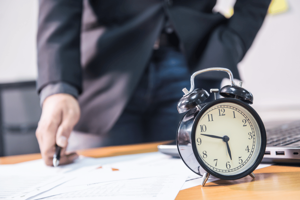 Retrasar media hora la salida del trabajo no es modificación sustancial de condiciones de trabajo | Sala de prensa Grupo Asesor ADADE y E-Consulting Global Group