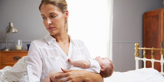 ¿Se puede seguir percibiendo la prestación de paternidad si se extingue el contrato de trabajo?